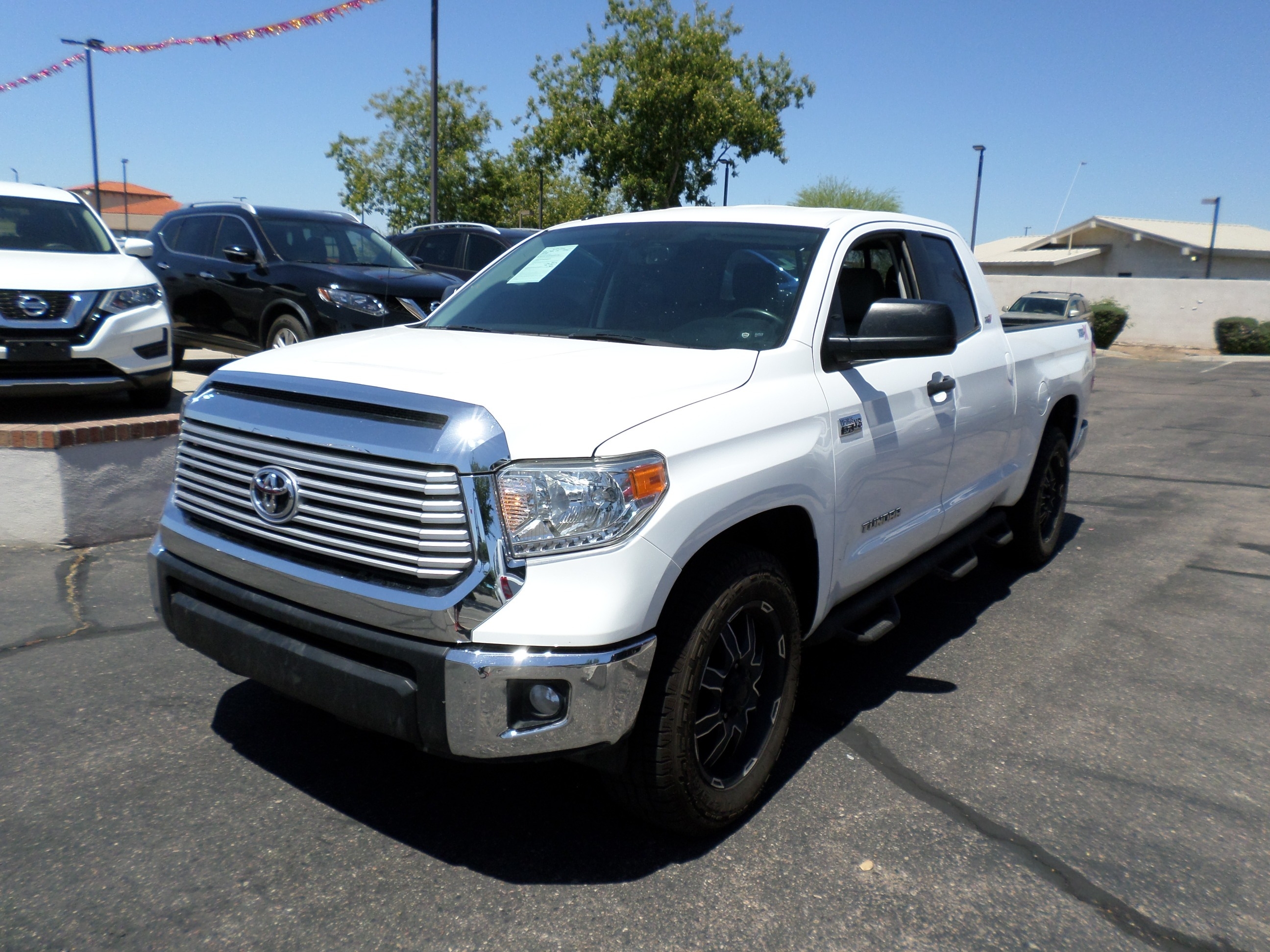 Pre-Owned 2016 Toyota Tundra 2WD Truck Double Cab 5.7L V8 6-Spd AT SR5